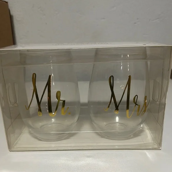 Mr. and Mrs. Gold Stemless Wind Glass Set - Picture 4 of 5